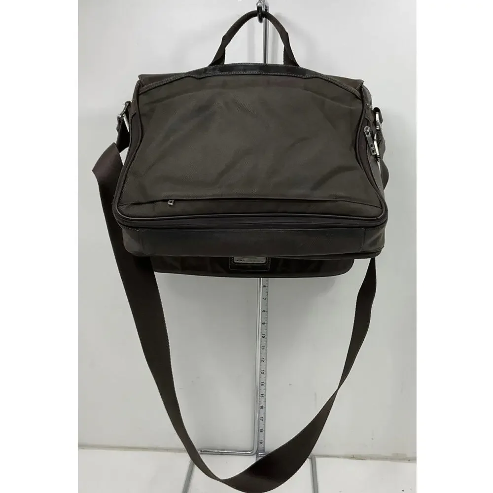 KNOMO UNISEX BROWN LEATHER MESSENGER BAG